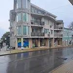 Апартамент амира 2 *