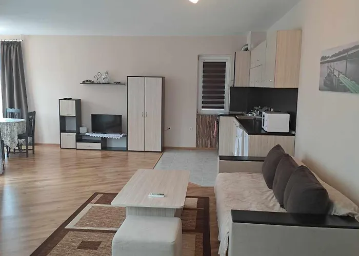 амира 2 Апартамент