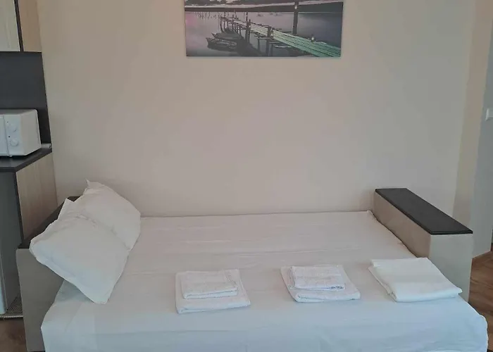 амира 2 Apartment *